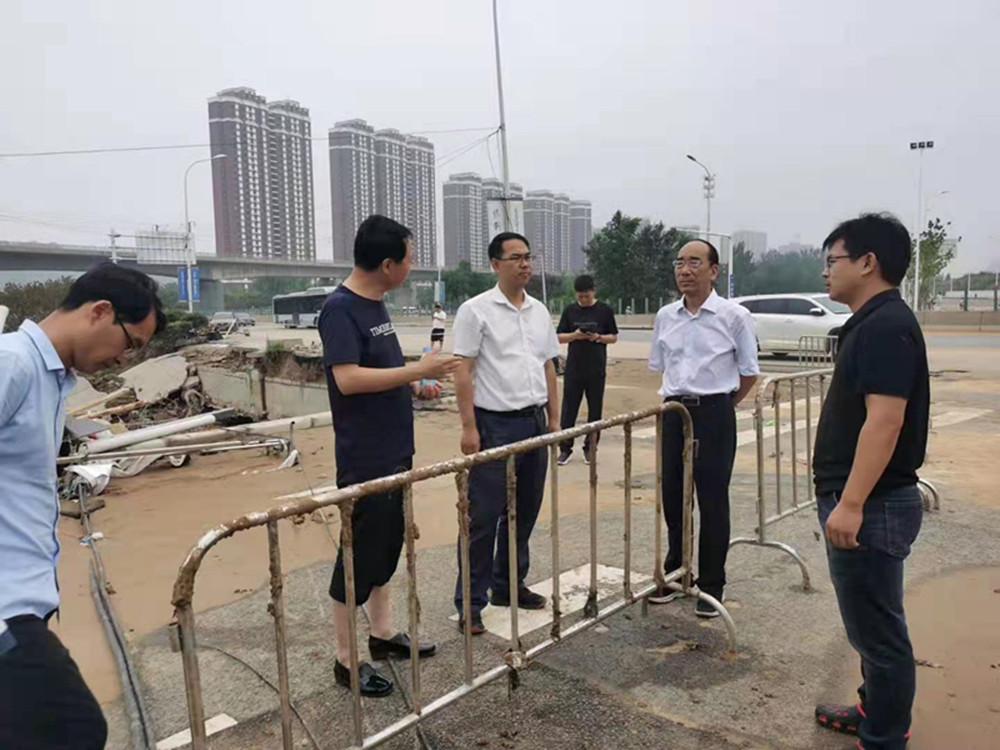 集團(tuán)公司黨委書記、董事長(zhǎng)、總經(jīng)理秦廣遠(yuǎn)赴市政項(xiàng)目檢查指導(dǎo)災(zāi)后恢復(fù)重建工作